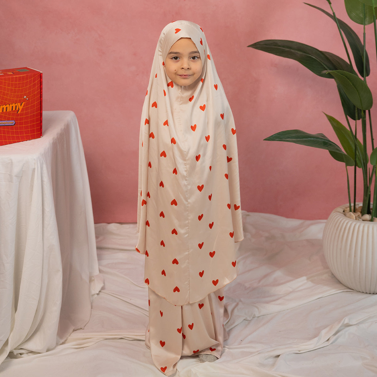 Kids Red Hearts Satin Isdal Set Main image