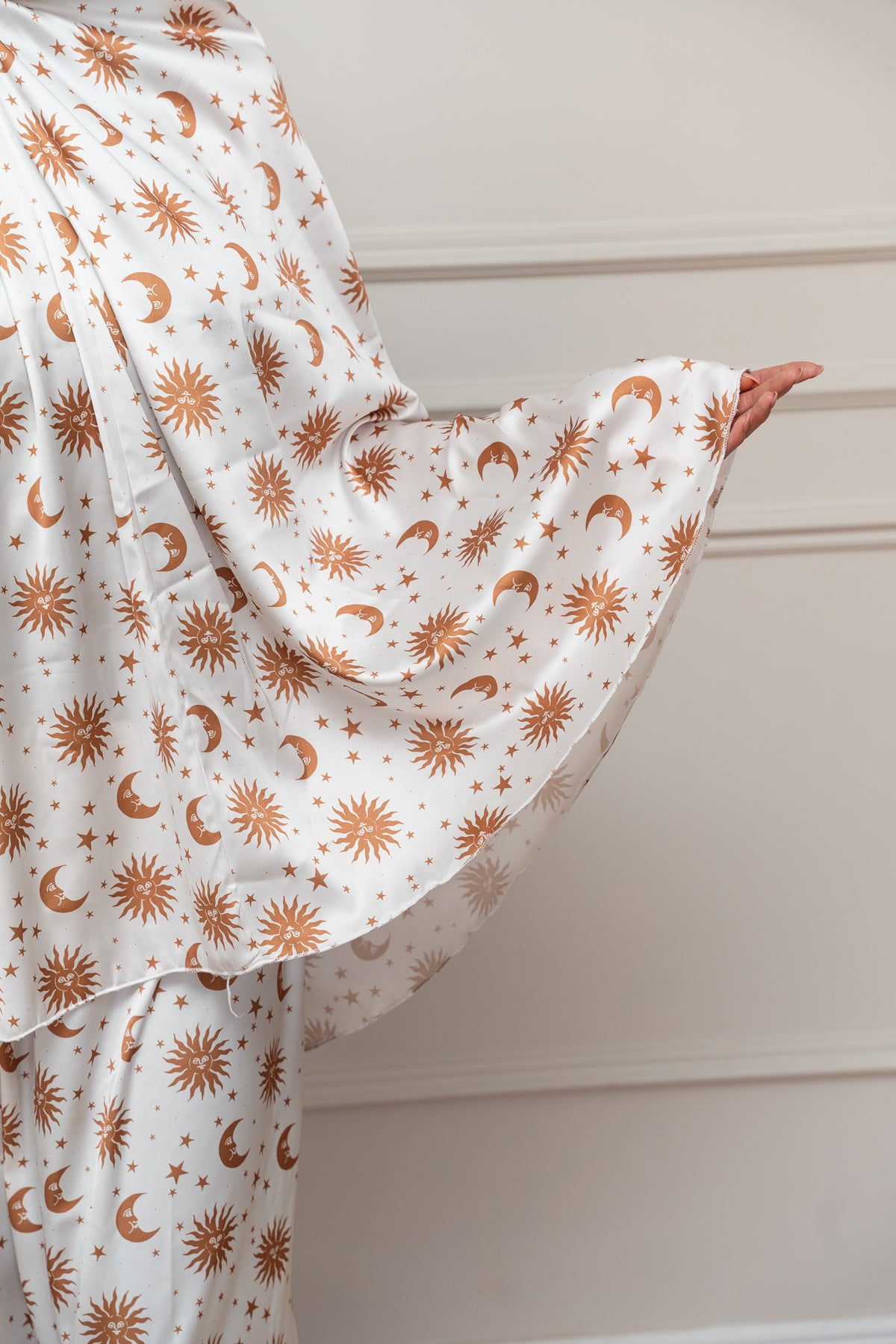 Noor Satin Isdal Set Secondary image