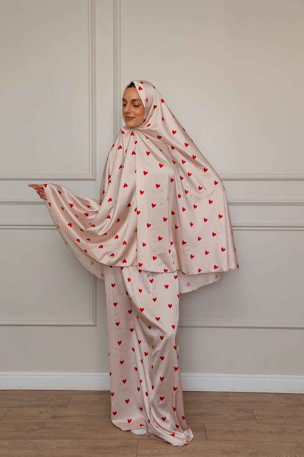 Red hearts Satin Isdal Set