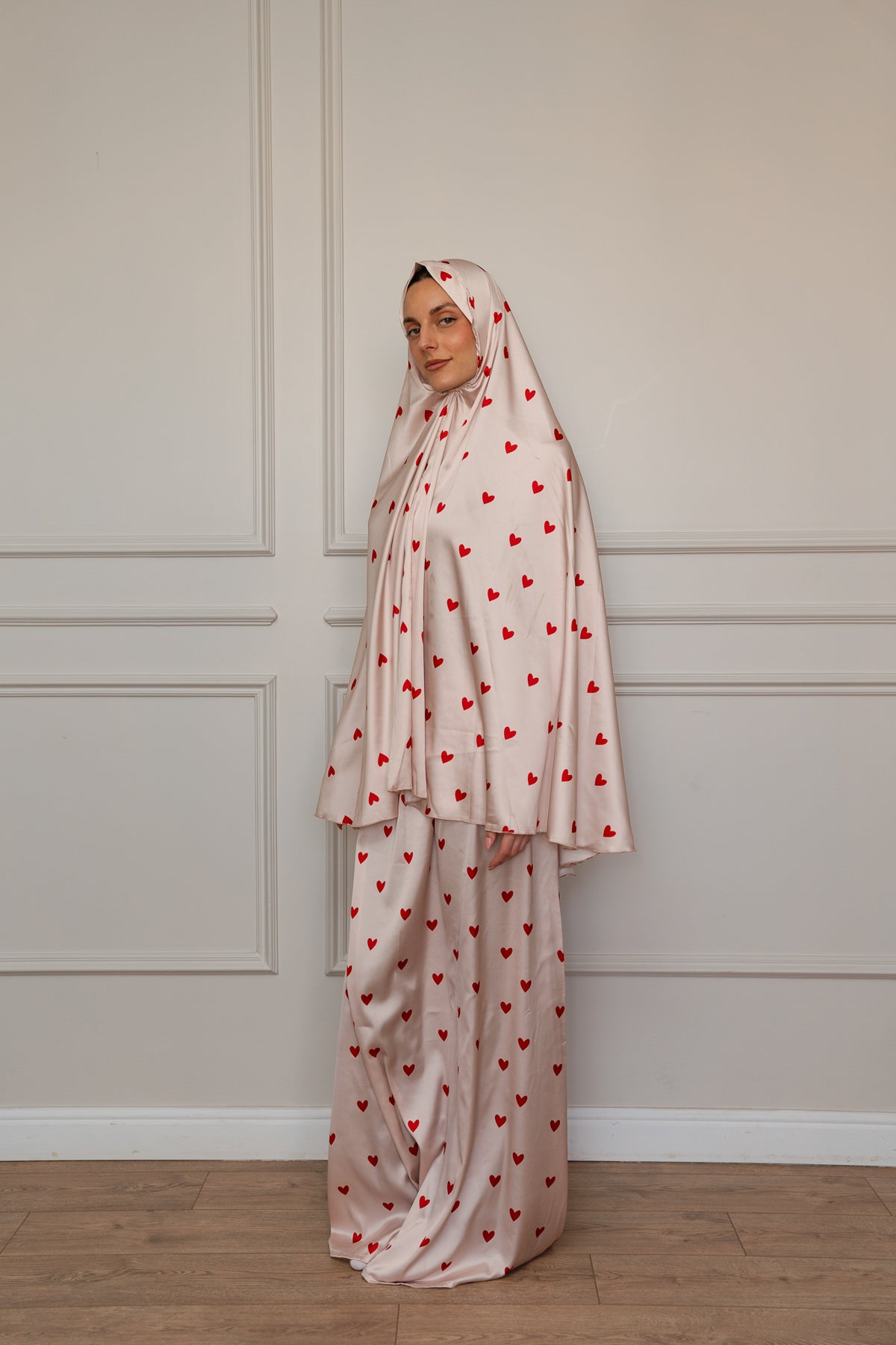 Red hearts Satin Isdal Set