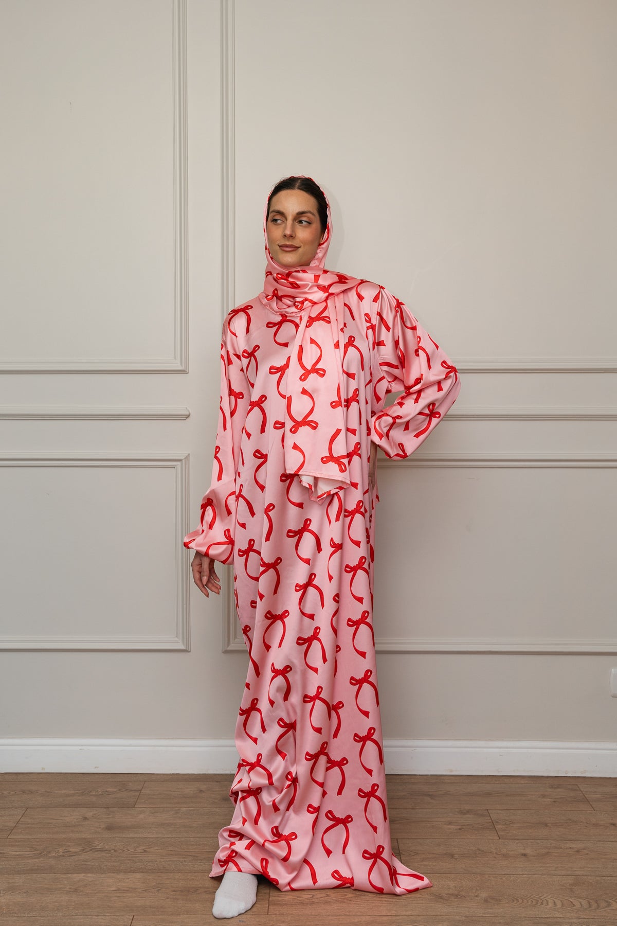 Cherry Bows Satin Isdal