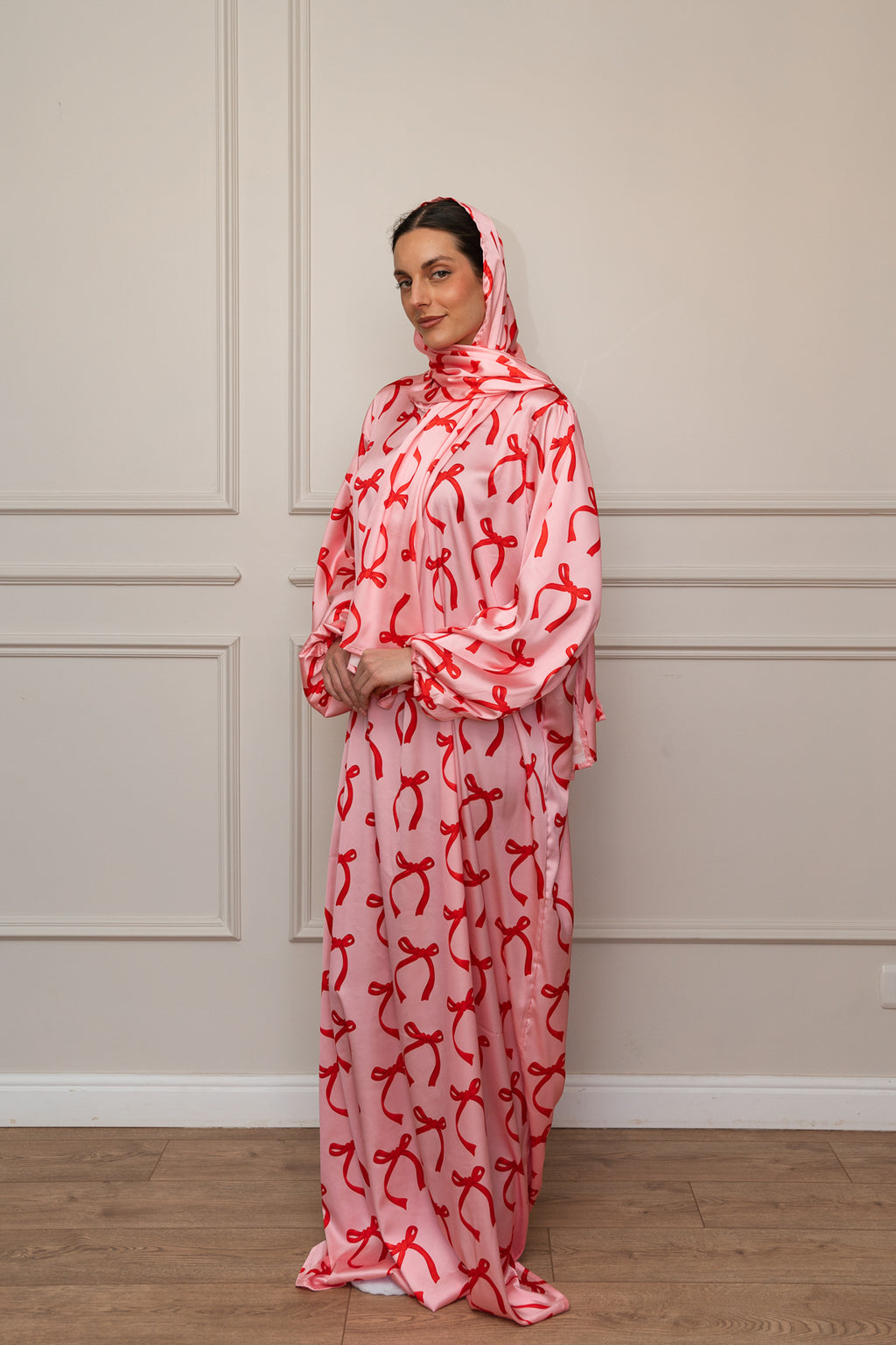 Cherry Bows Satin Isdal