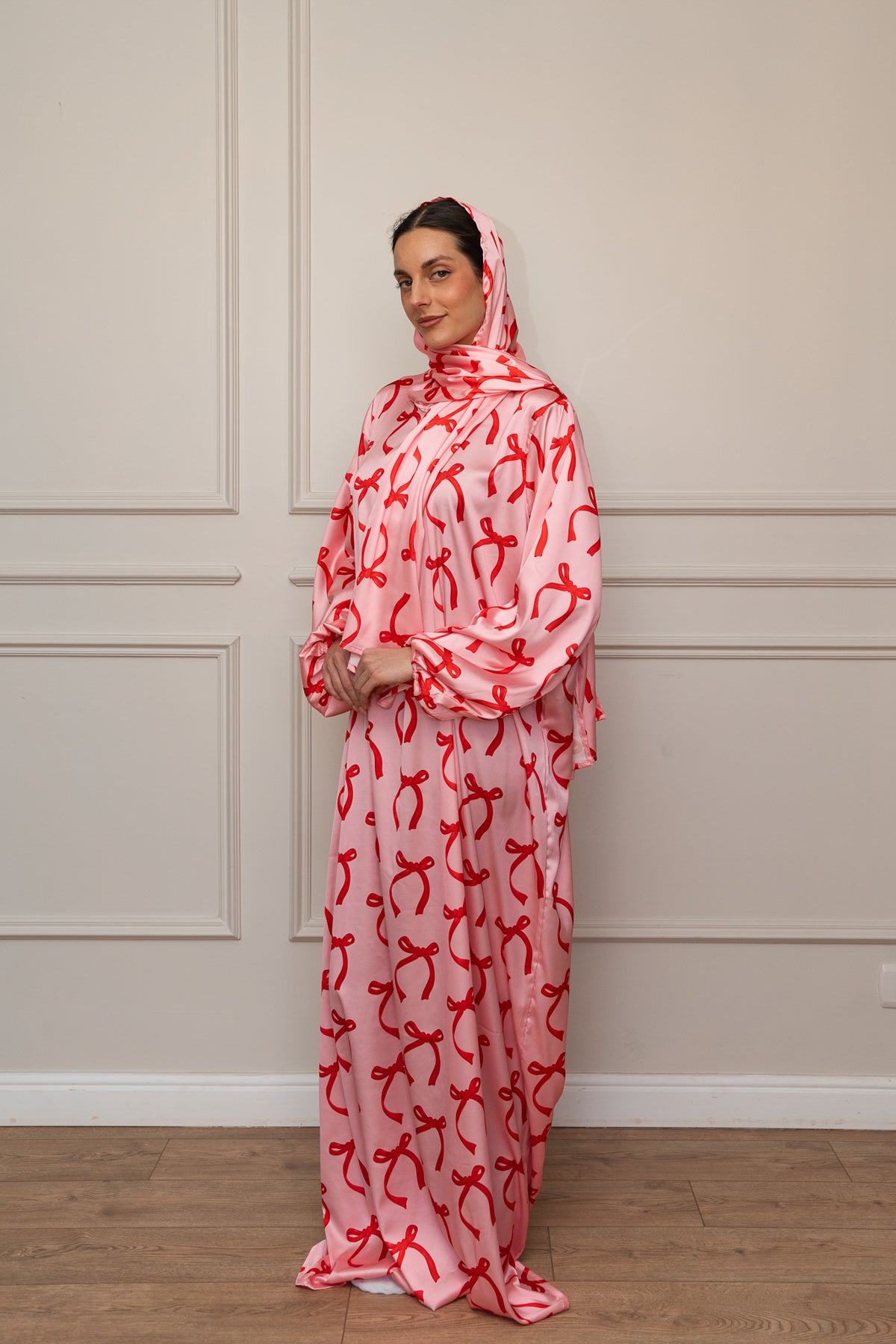 Cherry Bows Satin Isdal