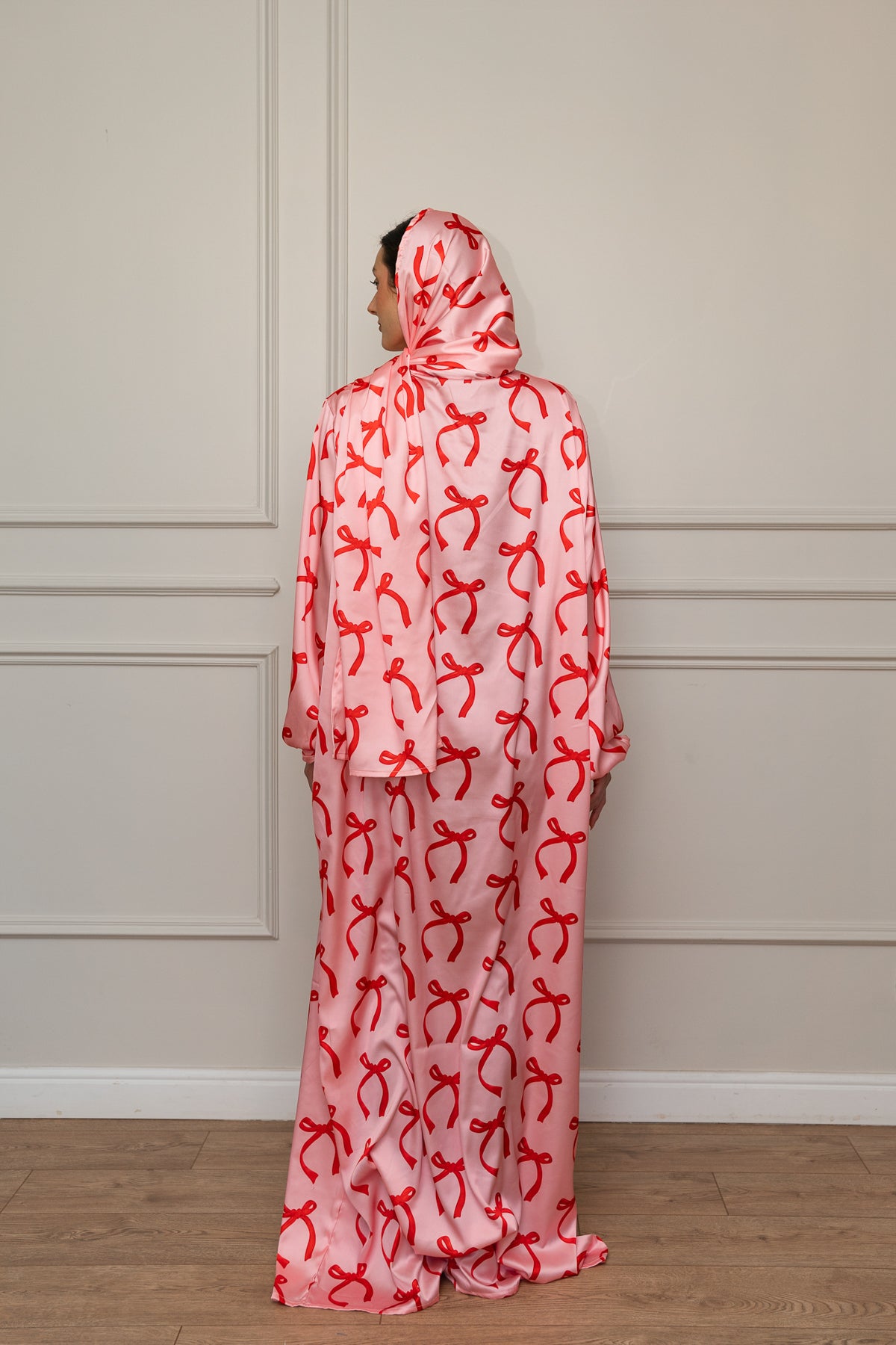 Cherry Bows Satin Isdal