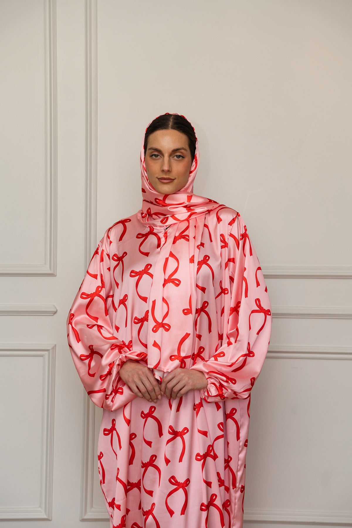 Cherry Bows Satin Isdal