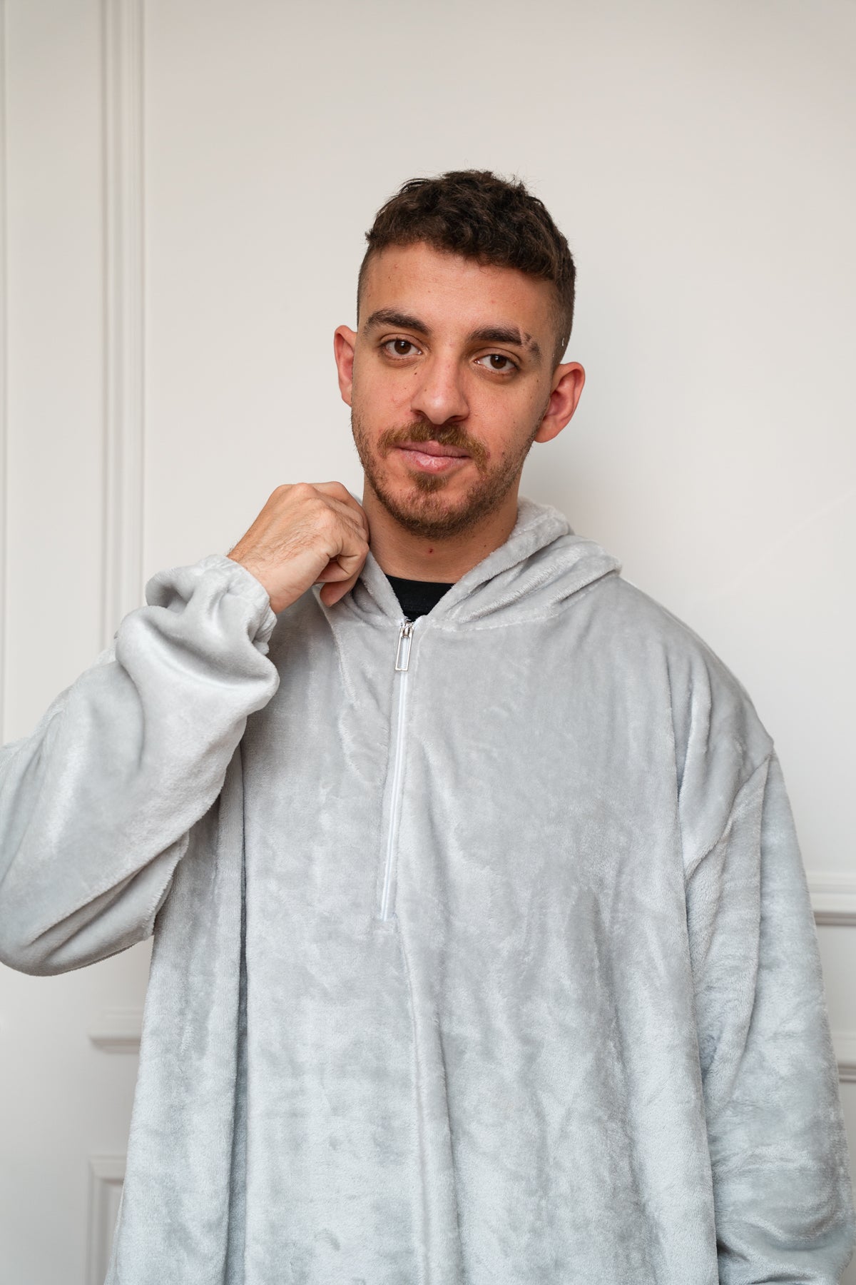Gray Blanket Monk Secondary image