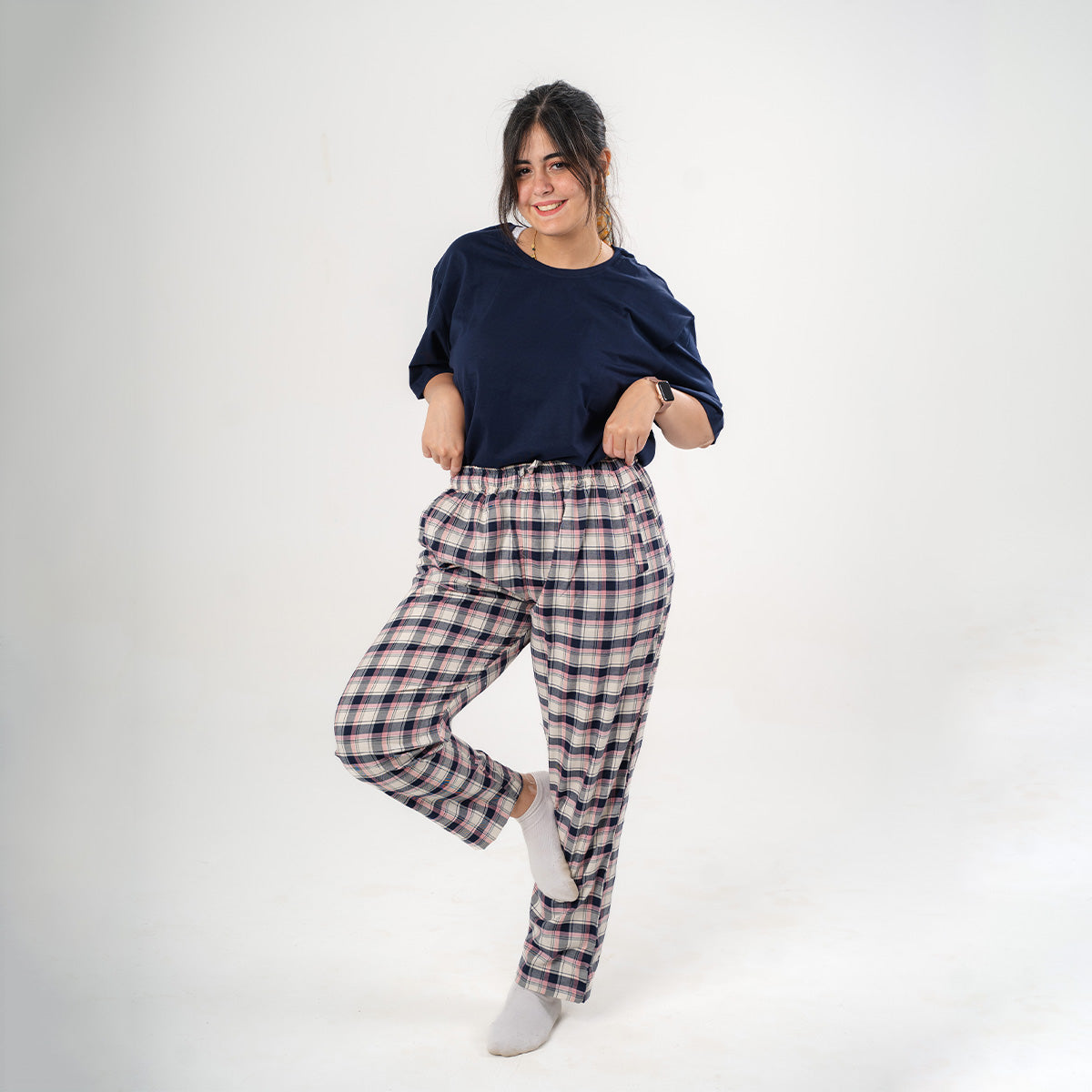 Pink Plaid Pyjama Pants set Secondary image